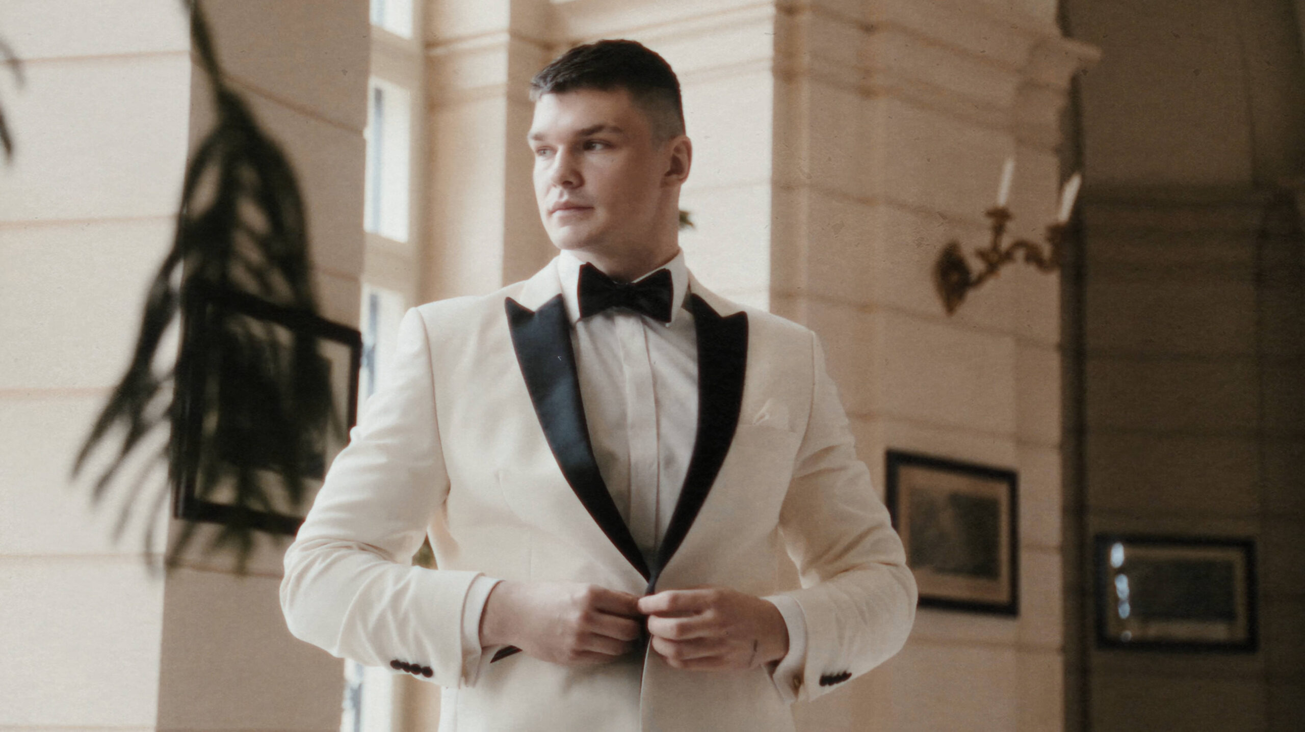 MODELS & DANCERS: @nelapetrova & @lukas__kucera
VENUE: @klaster_brevnov
CATERING: @in_catering_cz
DECORATIONS: @gabriela_hladikova_floradesign
FLORALS: @storge_velkoobchodkvetin
DRESSES: @a_la_perle / @ferovky
MAKE-UP ARTIST: @jirinkavlkova / @poupatcino
EVENT ORGANISER: @shaping_the_unseen

#wedding #monastery #garden #weddingdress #couple #Praha #Brevnovsky #Klaster #svatebnivideo